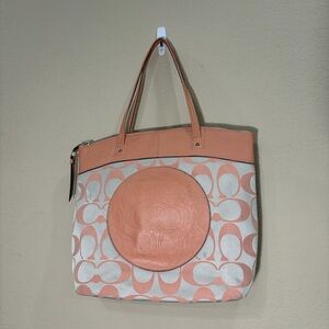 COACH Tote Signature C Peach Pink Beige Shopper Laura Purse Logo Casual Minimal